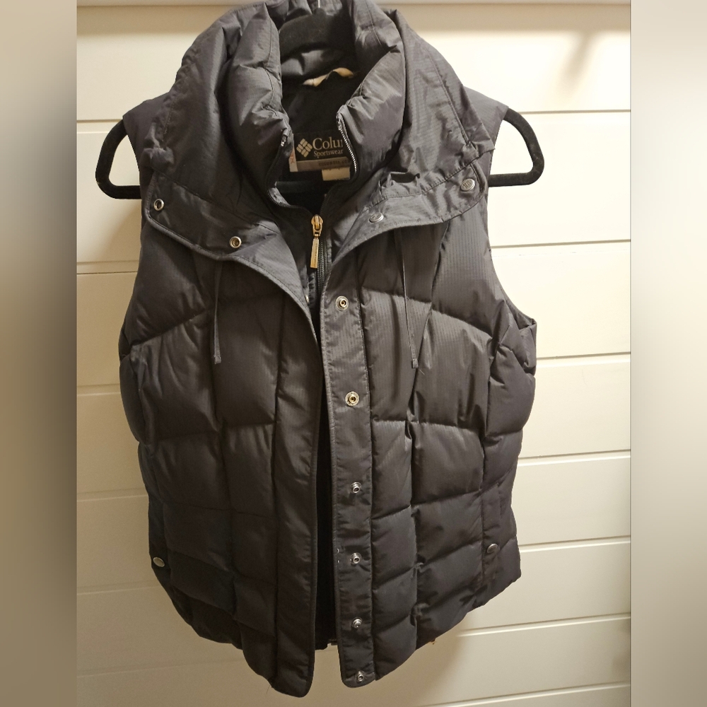 Columbia Women's Dark Gray Puffer Vest